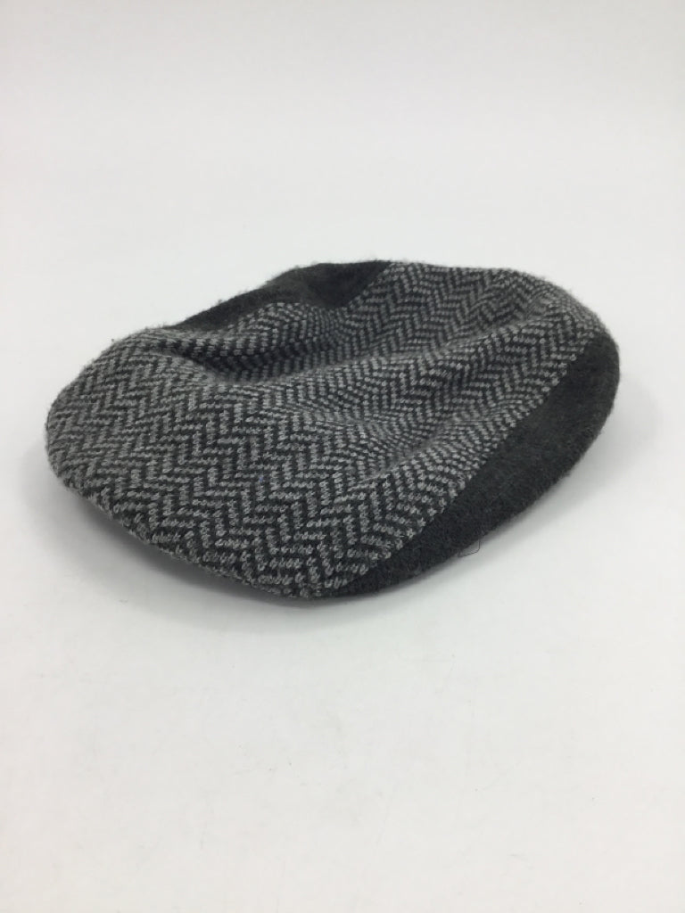 Baby Gap Child Size M Gray Print Hats - boys