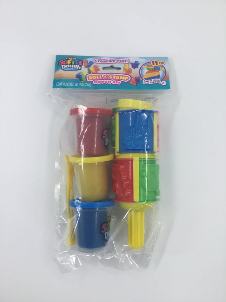 Cra-Z-Art Softee Dough Roll & Stamp Dough Set