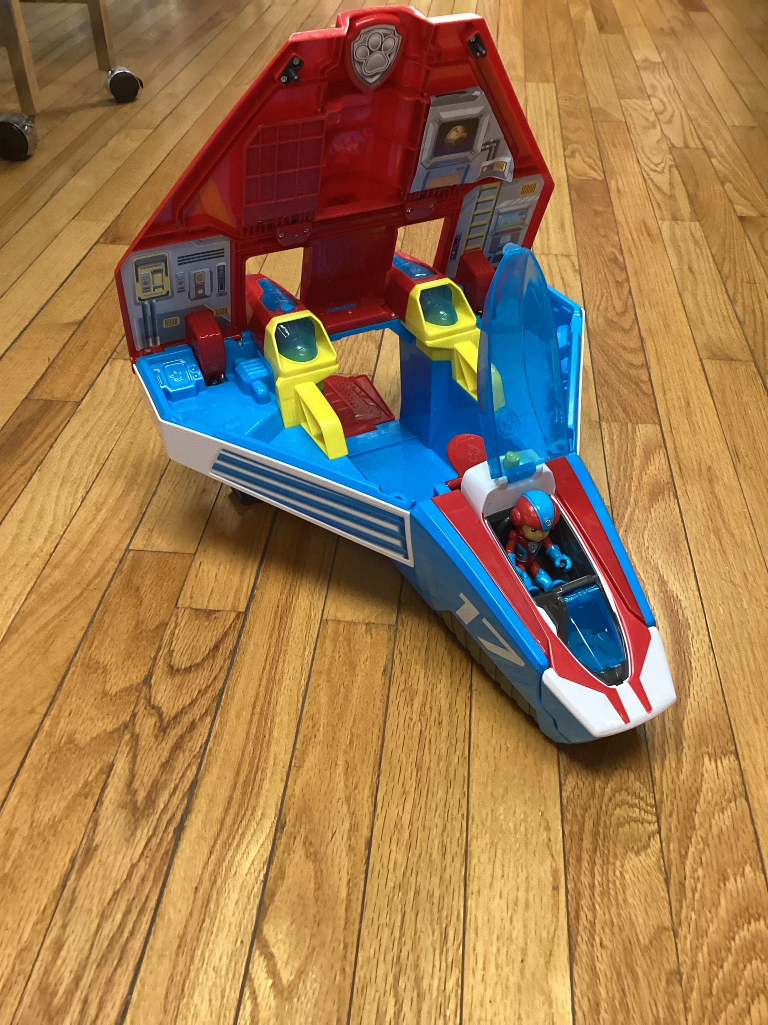 Paw Patrol Mighty Pups Super Pawa 2-in-1 Jet Command Center