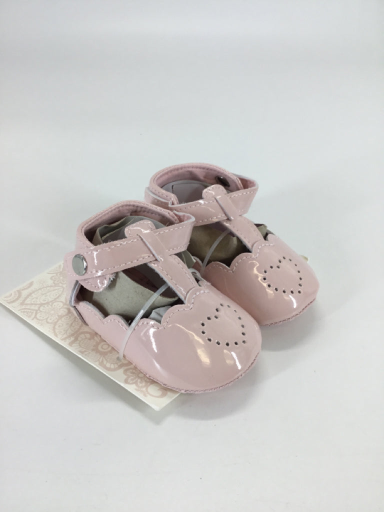 Catherine Malandrino Child Size 2 Toddler Pink Baby/Walker Shoes