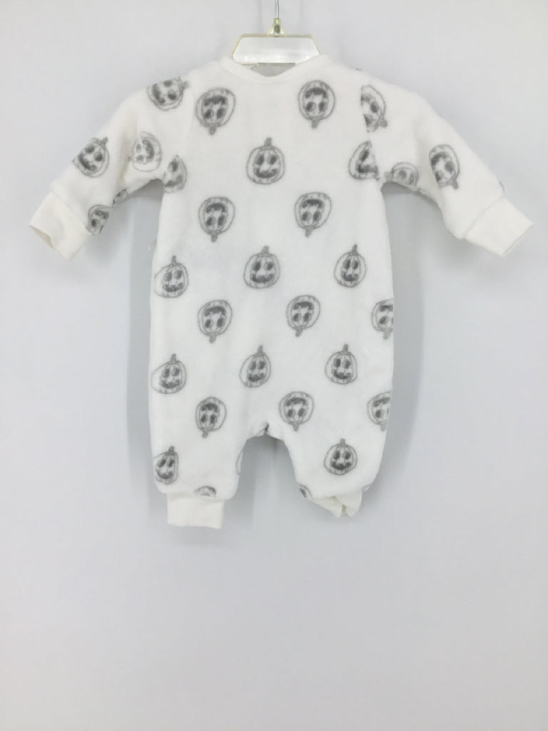 Peanuts Child Size 0-3 Months White Halloween Pajamas