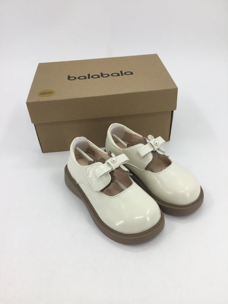 Balabala Child Size 10.5 White Dress Shoes