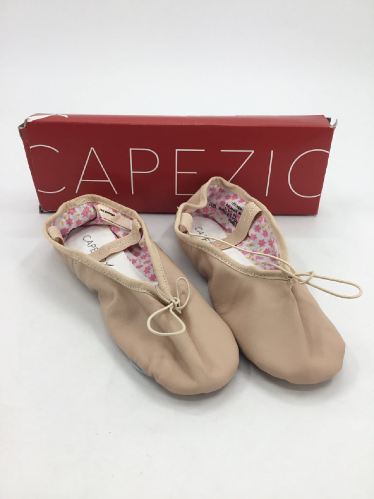 Capezio Child Size 6.5 Youth Pink Sport/Dance Shoes