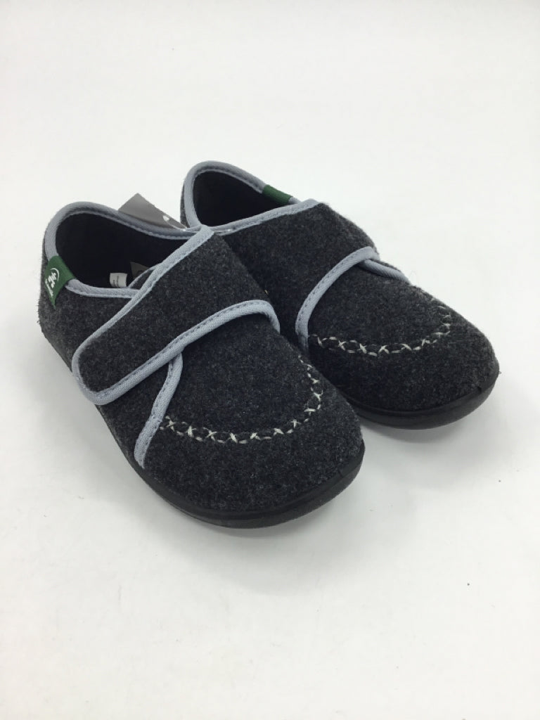 Kamik Child Size 1 Youth Gray Sneakers
