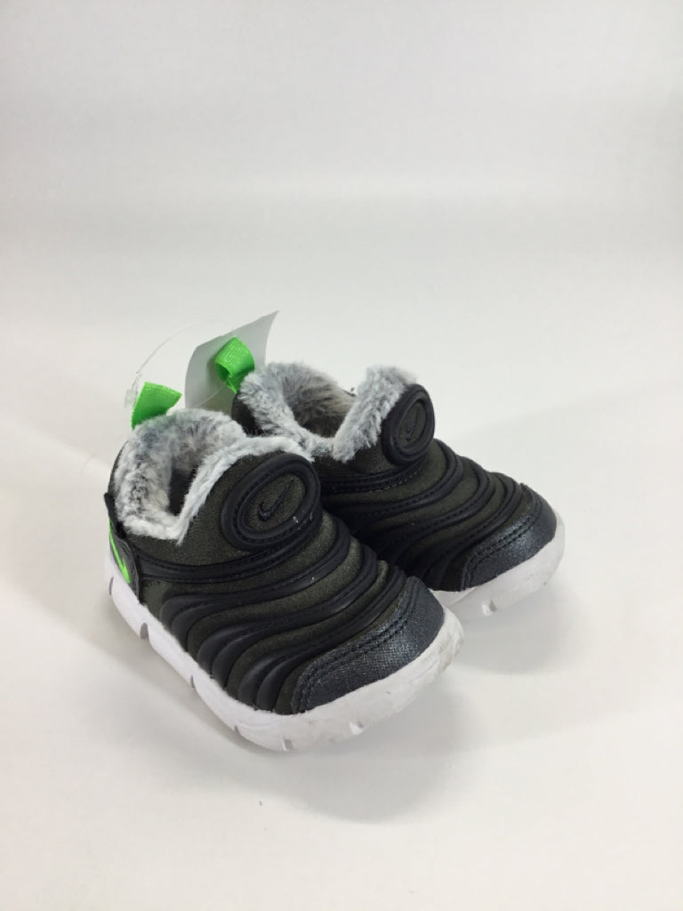 Nike Child Size 5 Toddler Black Sneakers