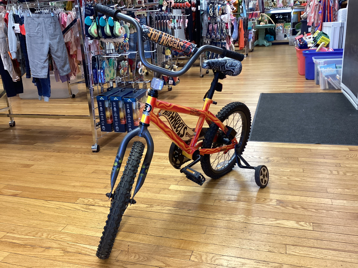 Dynacraft 16in Hot Wheels BMX Bike