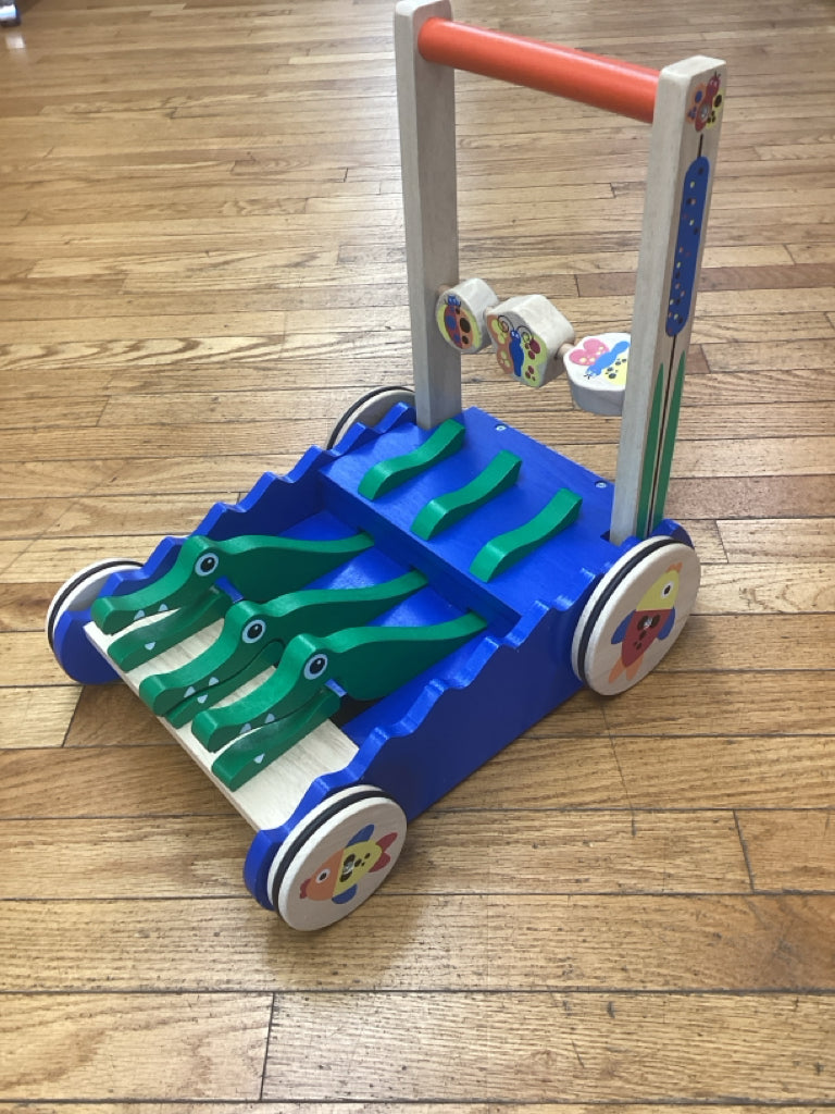 Melissa & Doug Deluxe Chomp and Clack Alligator Wooden Push Toy