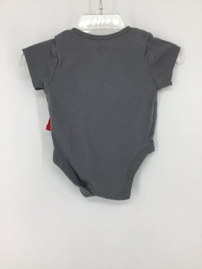 Old Navy Child Size 0-3 Months Gray Onesie