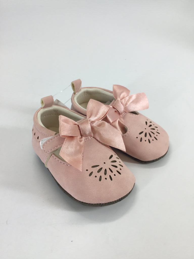 brandless Child Size 1 Toddler Pink Baby/Walker Shoes