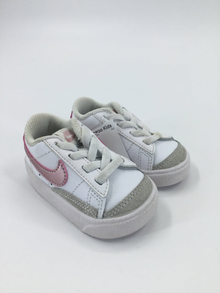 Nike Child Size 3 Toddler White Sneakers