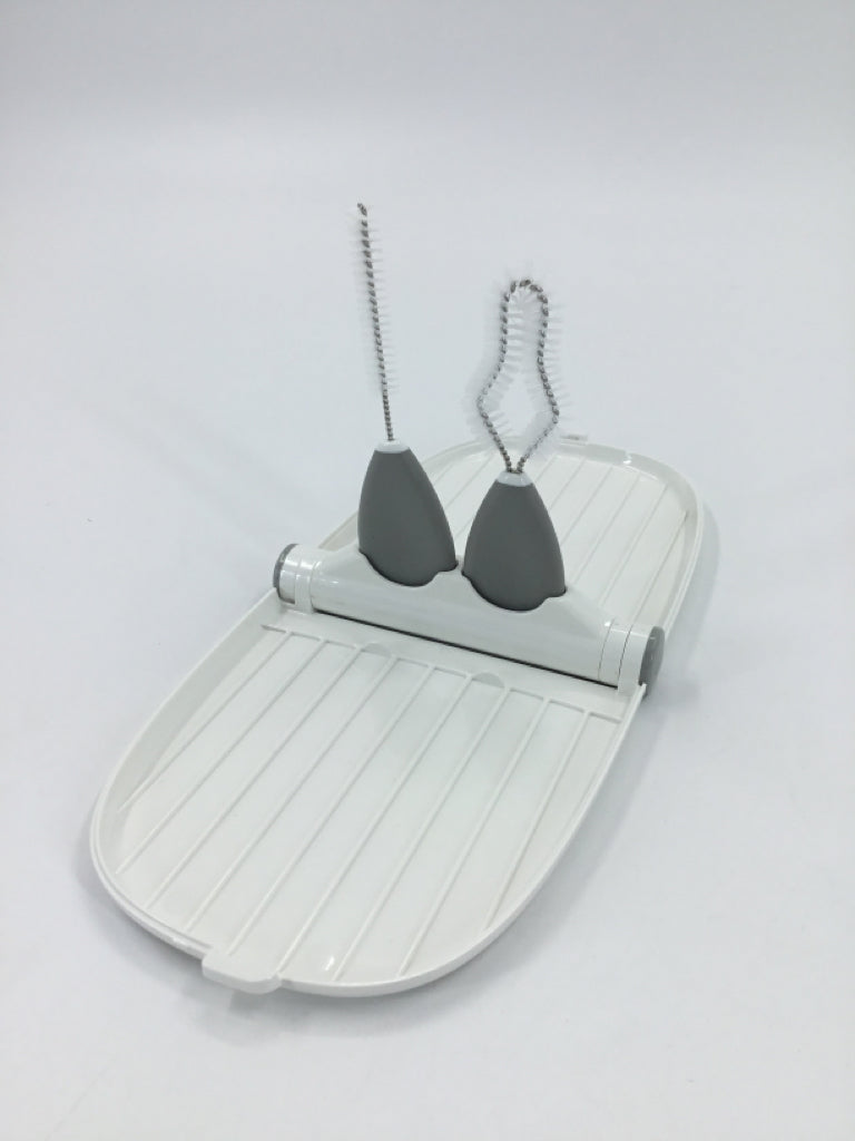 Oxo Toto Breast Pump Parts Compact Drying Rack with detail brushes