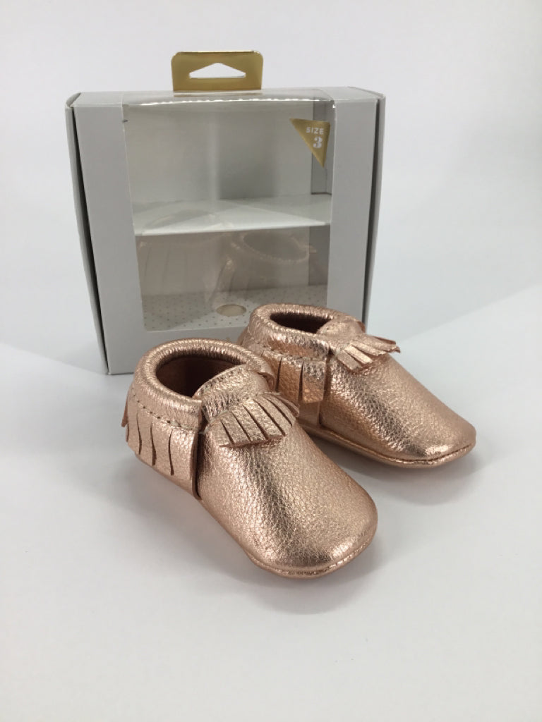 Freshly Picked Child Size 3 Toddler Pink Baby/Walker Shoes