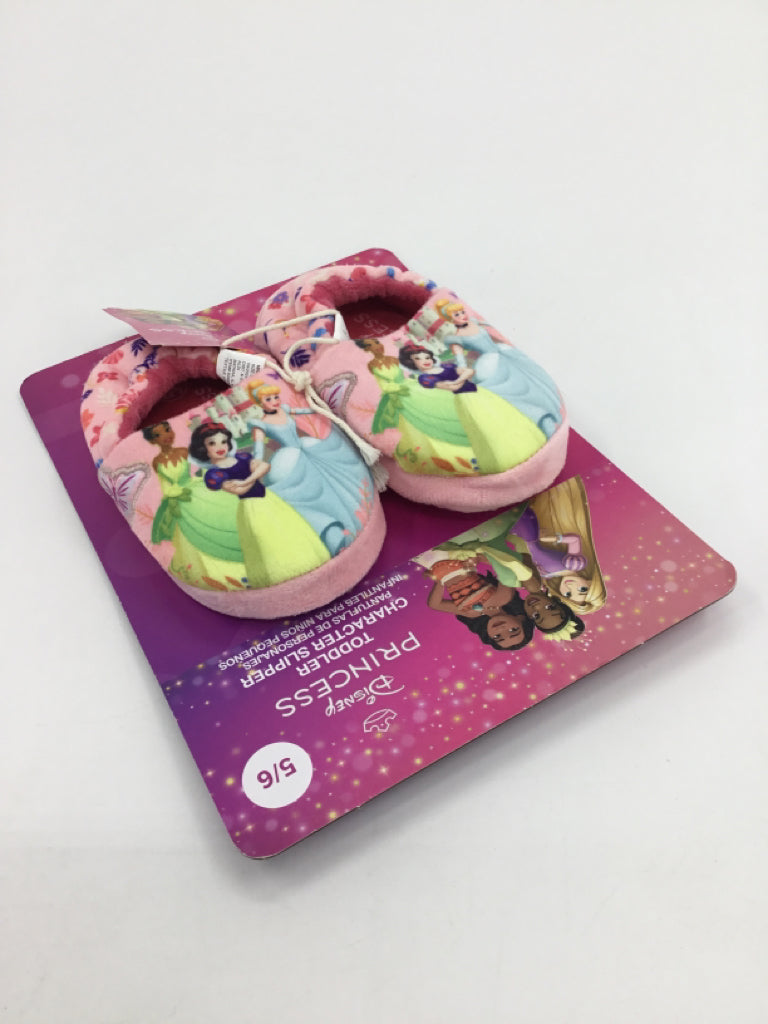 Disney Child Size 5 Toddler Multi-Color Slippers