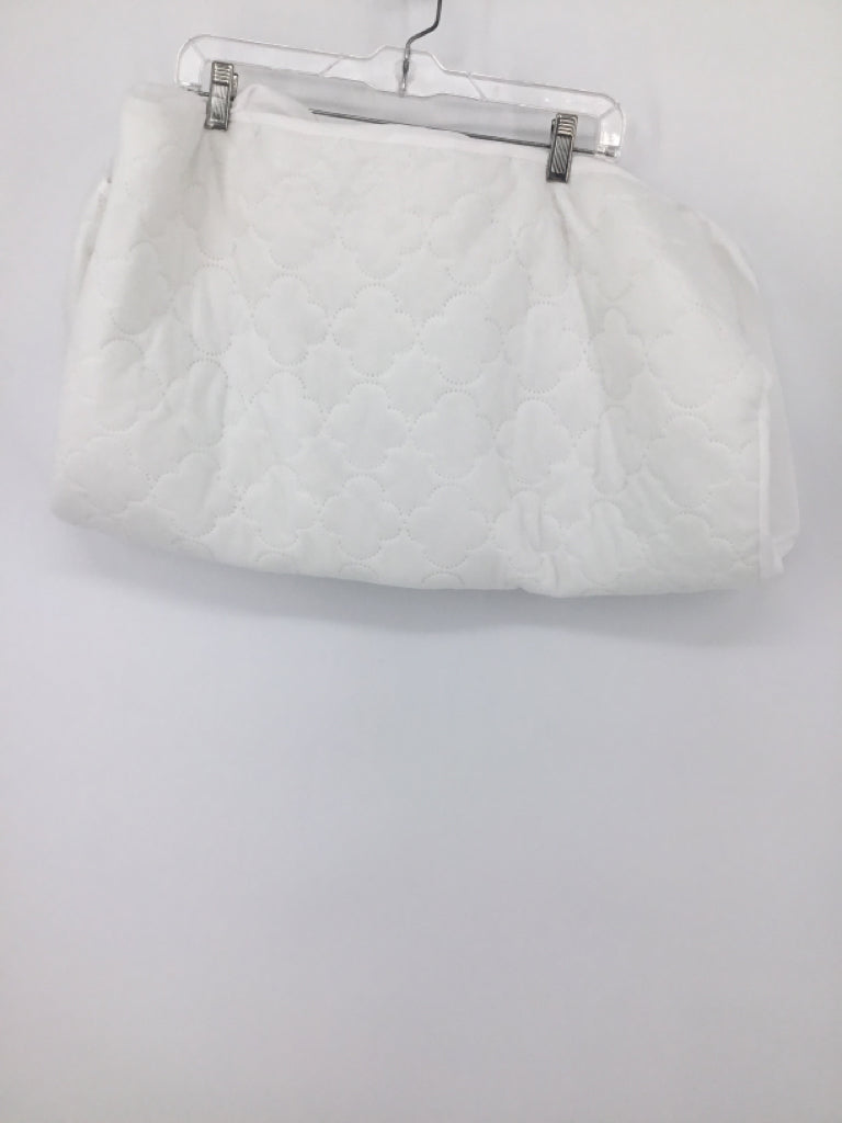 Kolcraft White Crib Mattress Protector