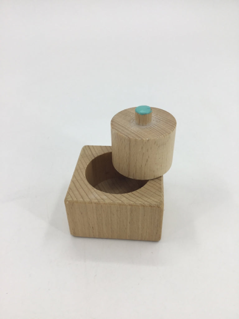 Lovevery Wooden Pincer Puzzle