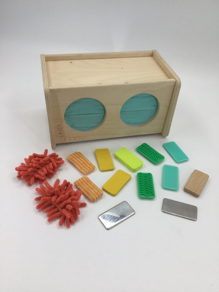 Lovevery Guessing and Matching Sensory Tactile Box