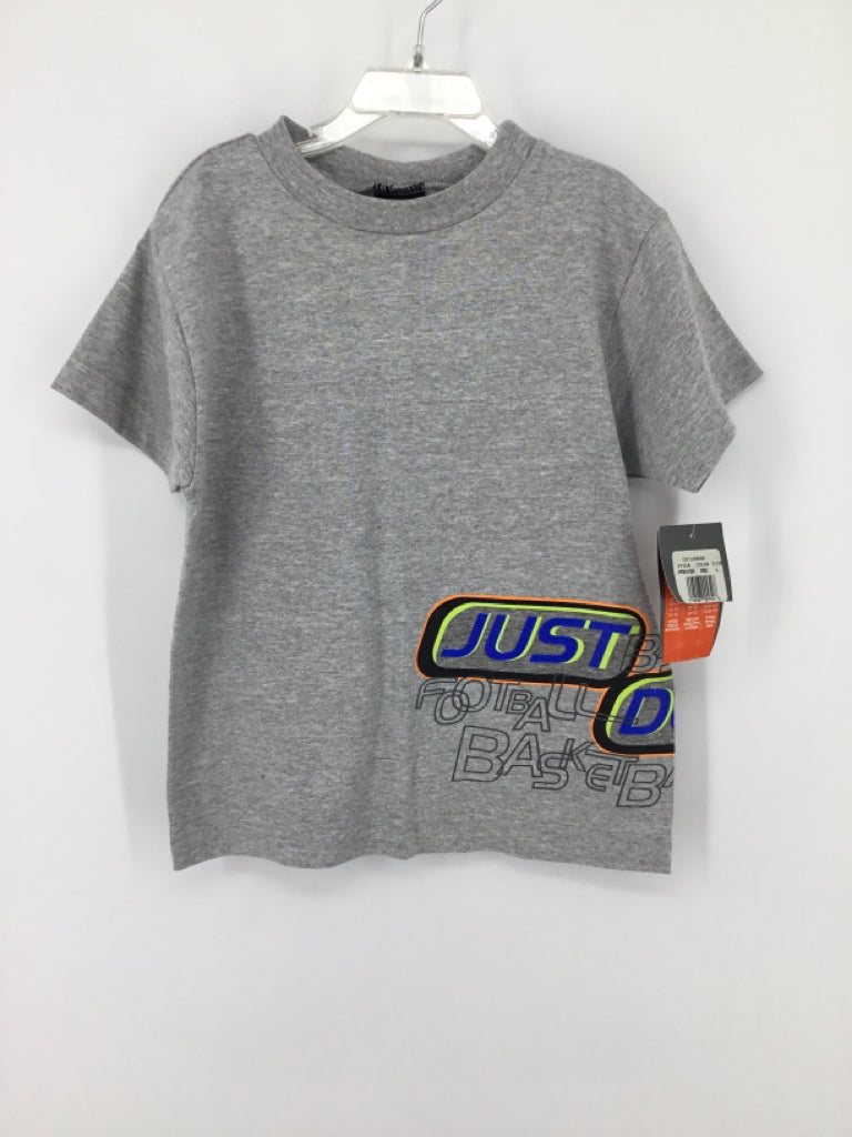 Nike Child Size 7 Gray screen printed T-shirt - boys