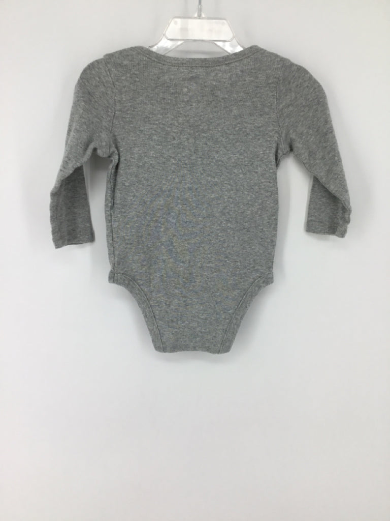 Baby Gap Child Size 6-12 Months Gray Onesie
