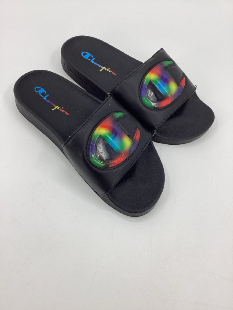 Champion flip flops black online