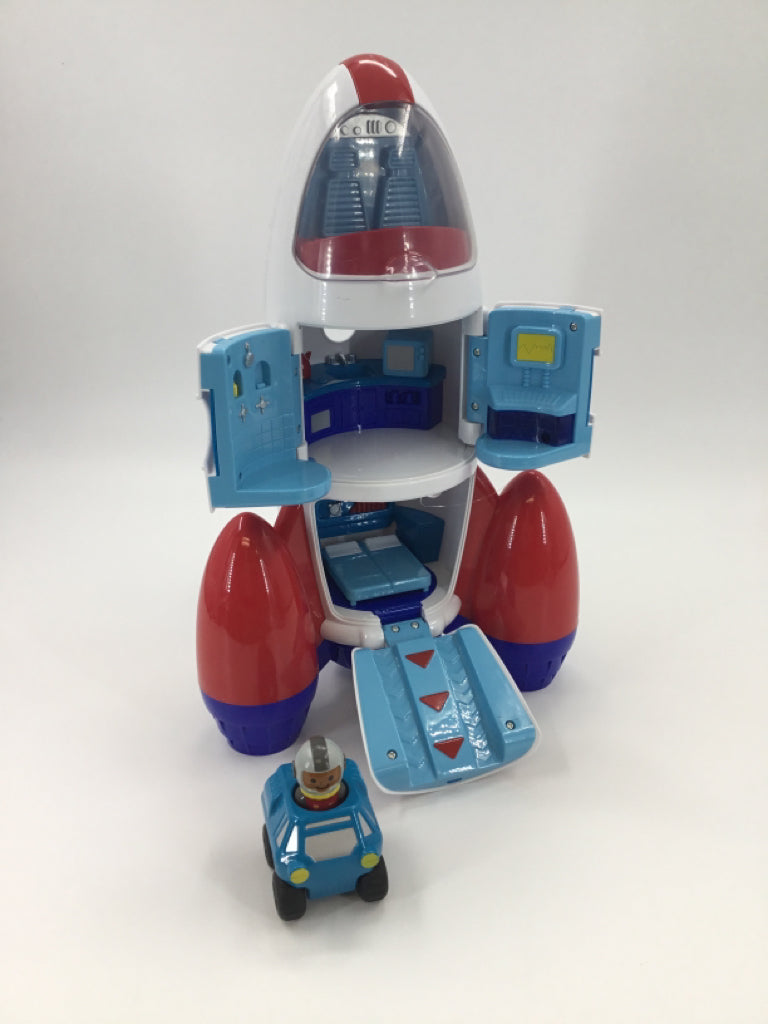 Lakeshore Play & Explore Rocket