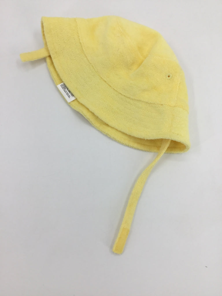 Old Navy Child Size 0-6 Months Yellow Hats - girls
