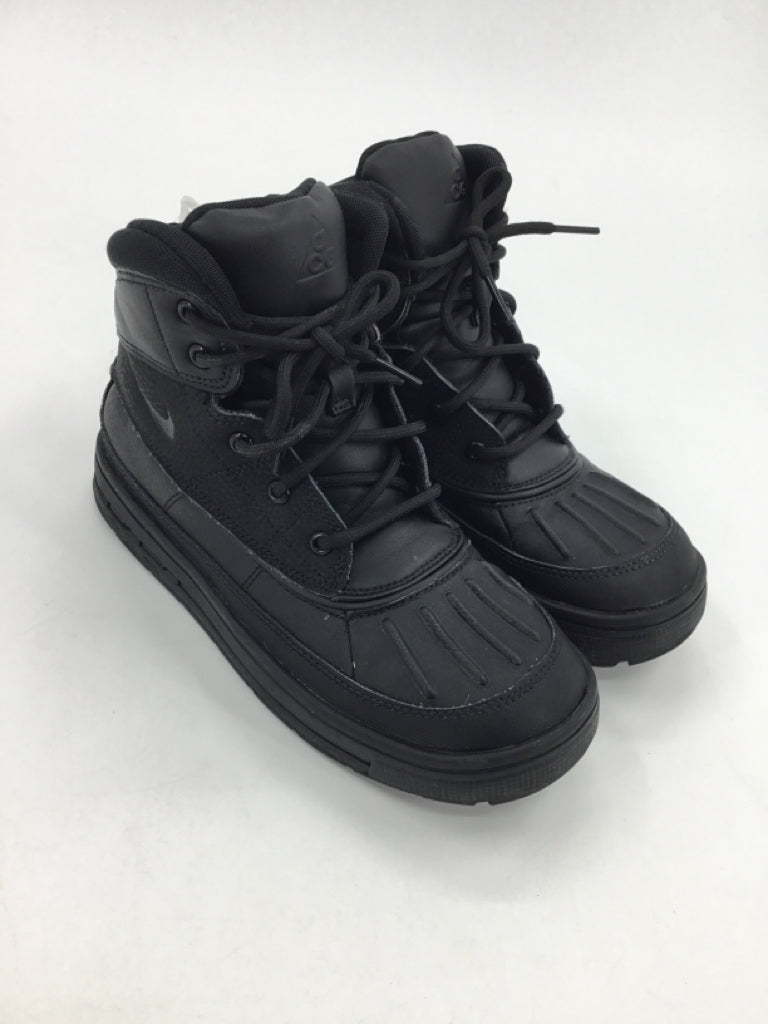 Nike Child Size 3 Youth Black Sneakers