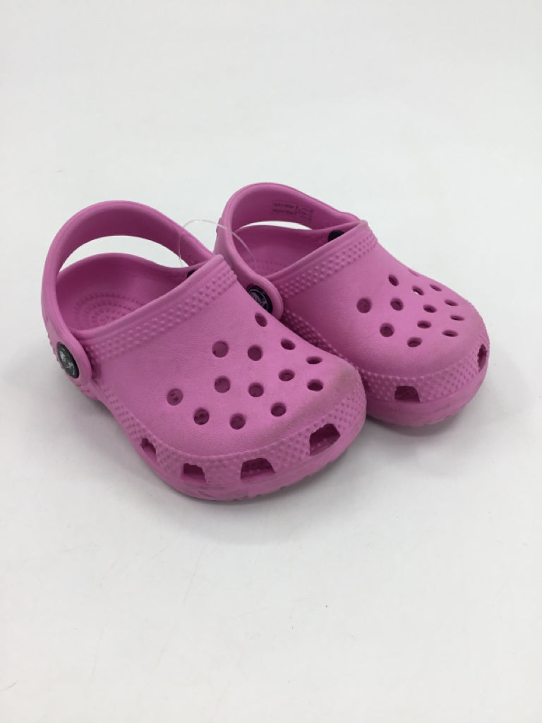 Crocs Child Size 2 Toddler Pink Sandals/Flip Flops