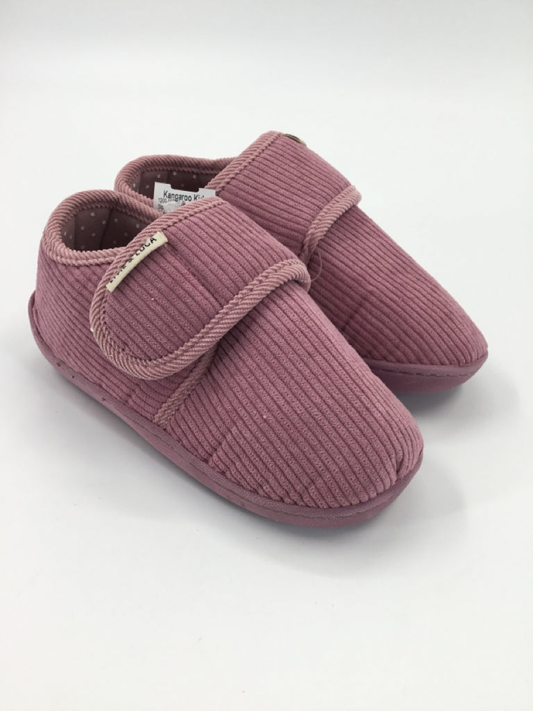 Livie & Luca Child Size 12 Pink Slippers