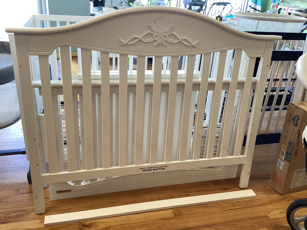 Fisher Price Mia 4 in 1 Convertible Crib - 2018