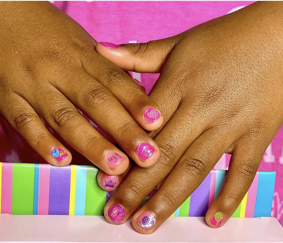 Piggy Paint - Princess Nail Art