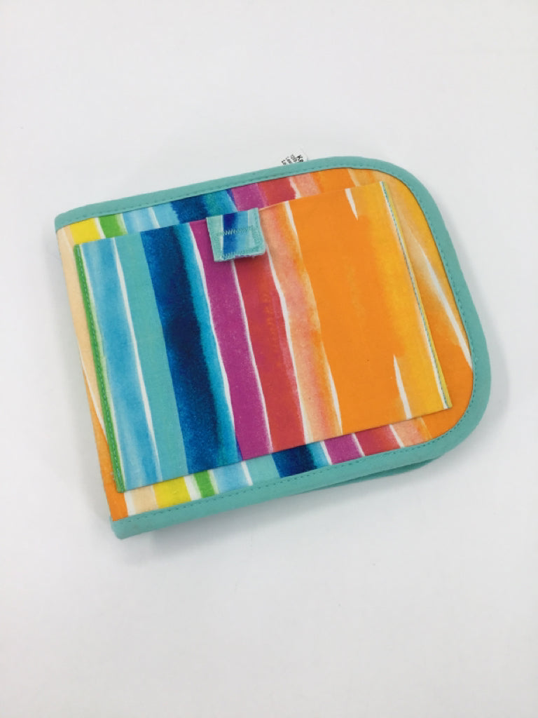 Lovevery Standing Card Holder
