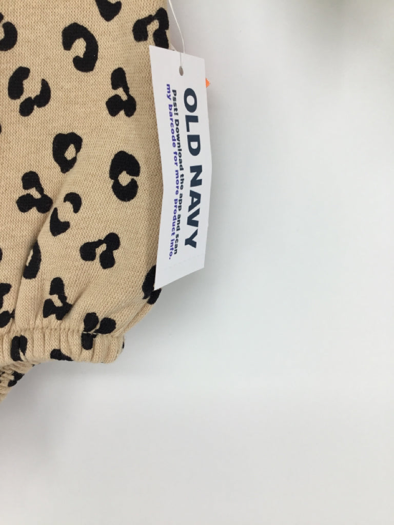 Old Navy Child Size 0-3 Months Tan Outfit - girls