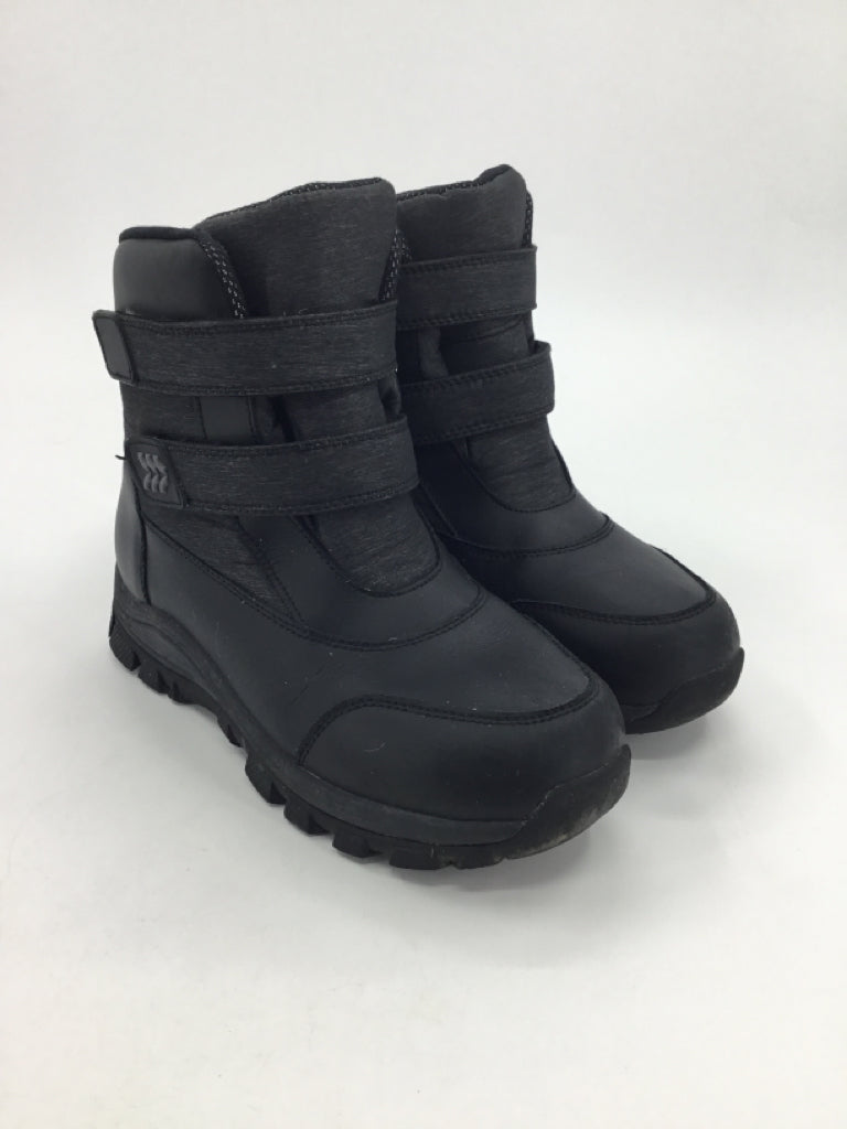All In Motion Child Size 5 Youth Black Rain/Snow Boots