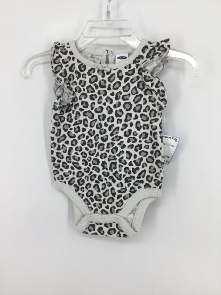 Old Navy Child Size 0-3 Months Gray Onesie