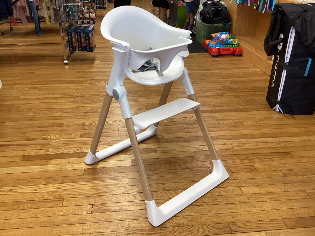 Munchkin Float Easy Clean Foldable High Chair