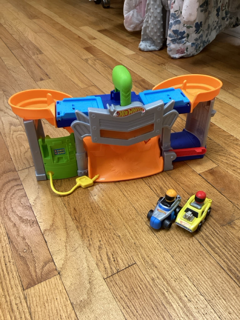 Fisher Price Little People Hot Wheels Race & Go Track Set