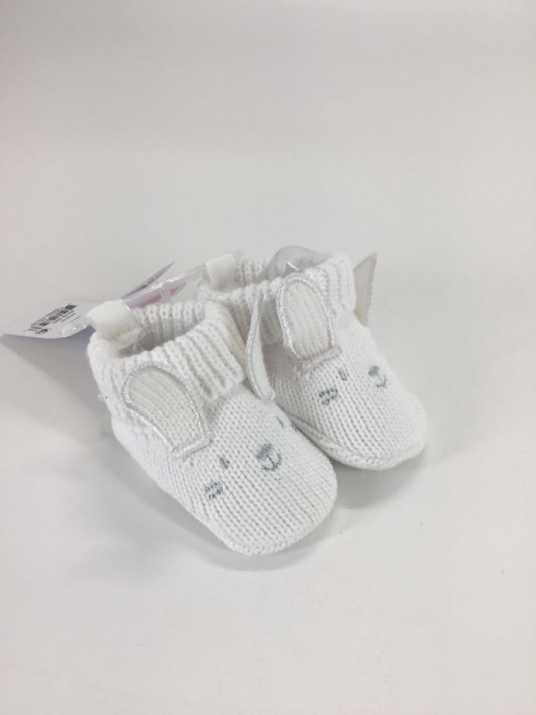 Just One You Made by Carters Child Size 0 Months White Baby/Walker Shoes