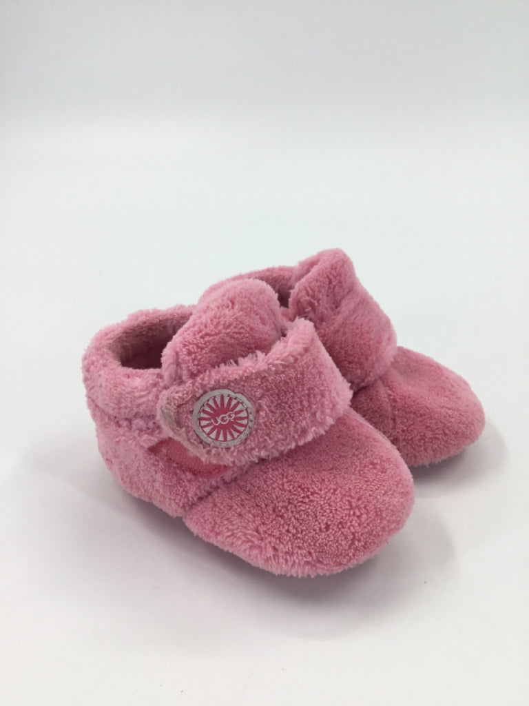 Ugg Child Size 2 Toddler Pink Baby/Walker Shoes