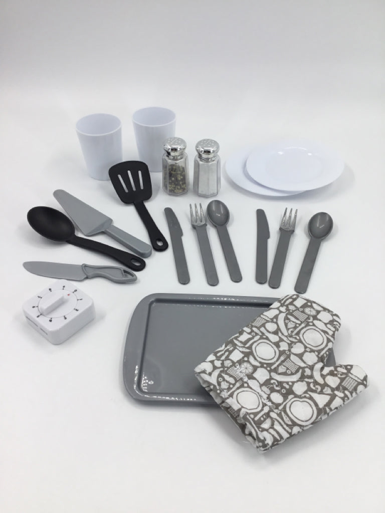 Melissa & Doug Kitchen Accessory Set - 19 pcs