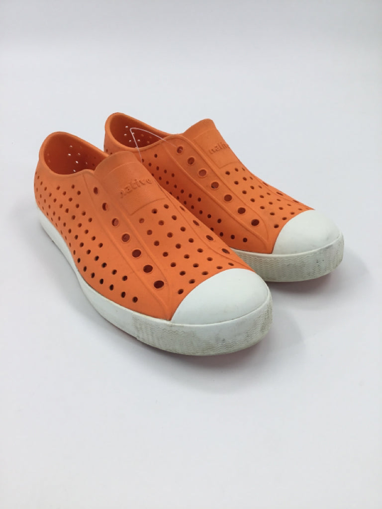 Native Child Size 5 Youth Orange Sandals/Flip Flops