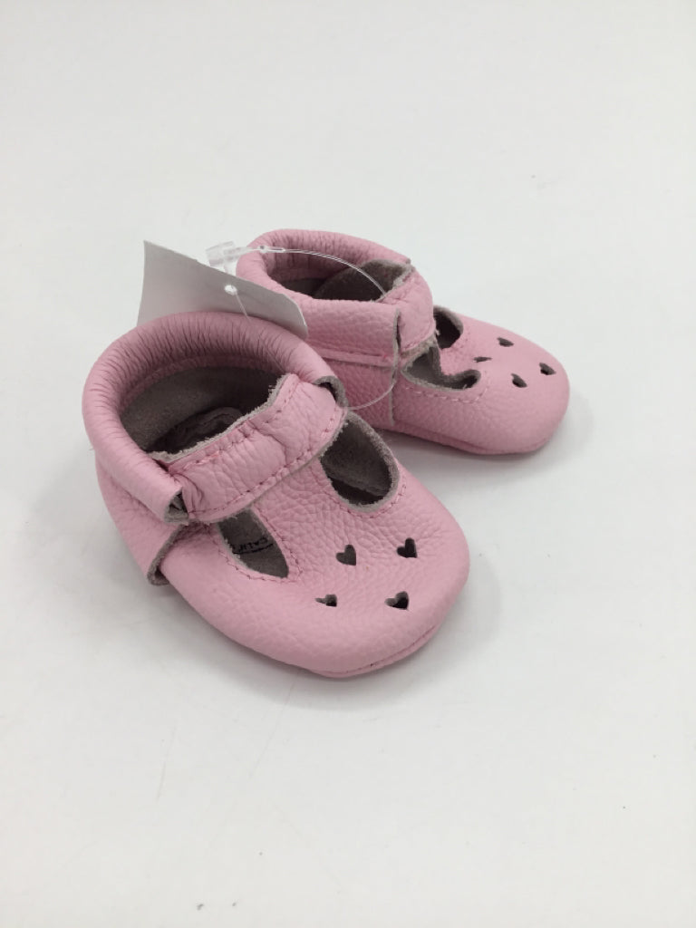 Bird Rock Baby Child Size 2 Toddler Pink Baby/Walker Shoes