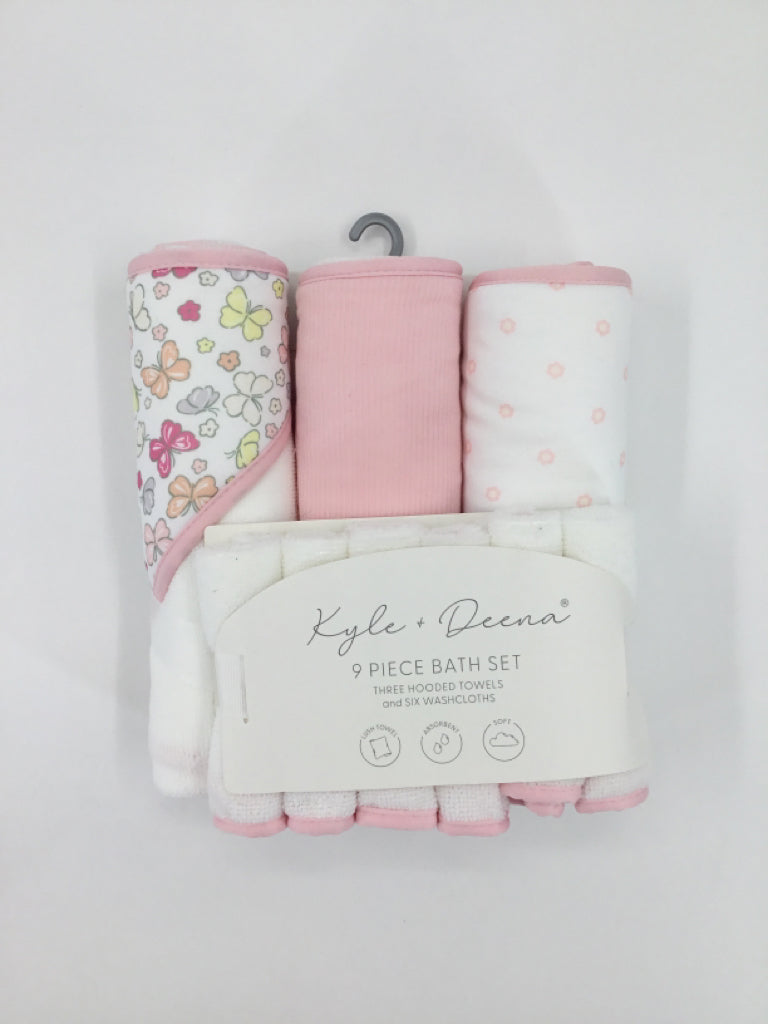 Kyle & Deena Pink Print 9 Piece Bath Set