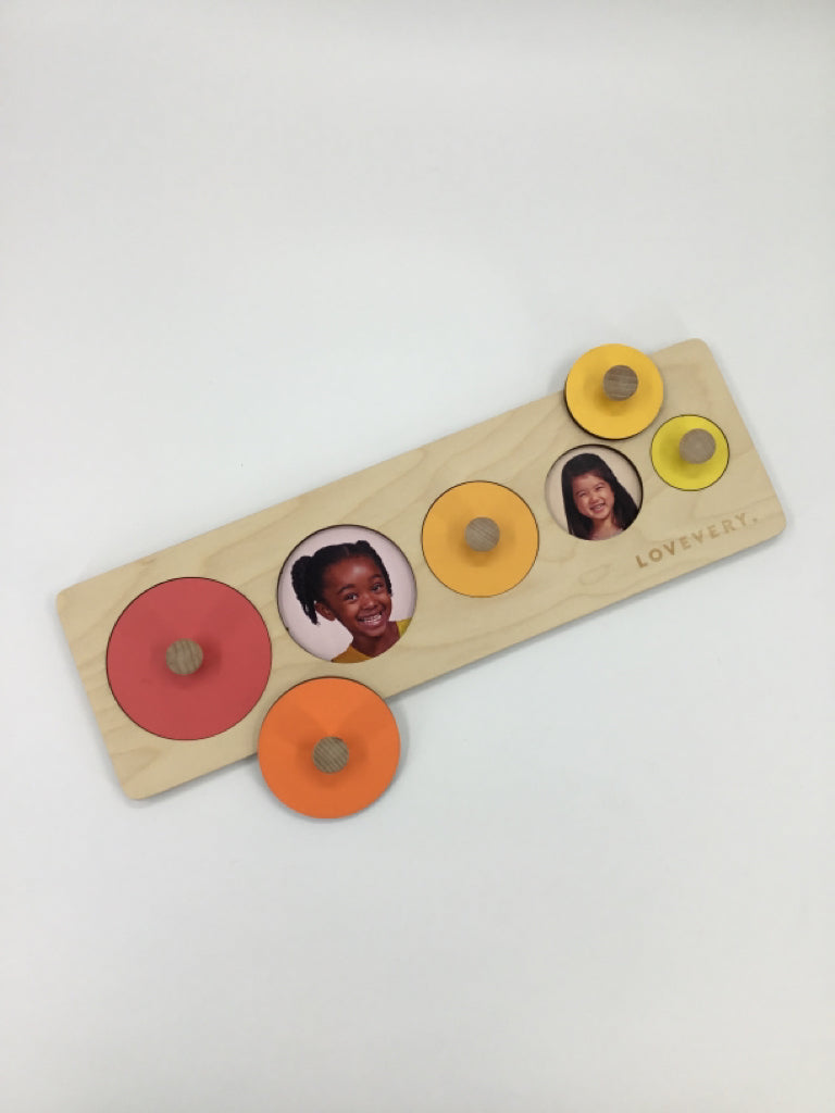 Lovevery Circle of Friends Puzzle