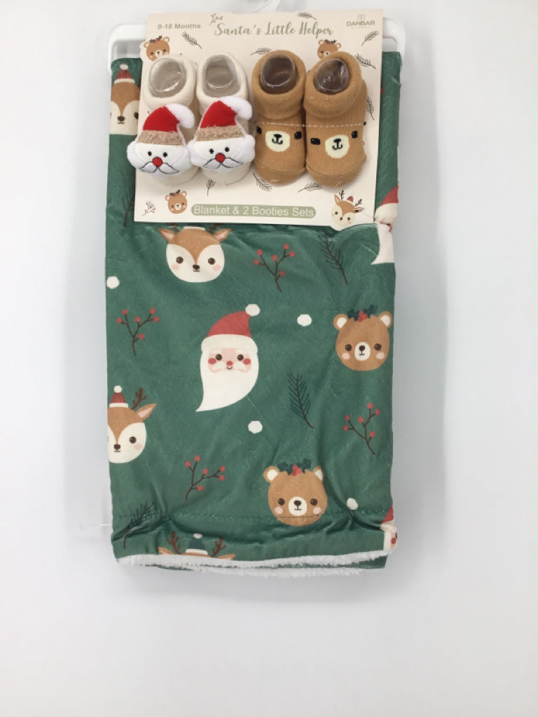 Danbar Child Size 0-18 Months Green Christmas Blanket & Booties Set