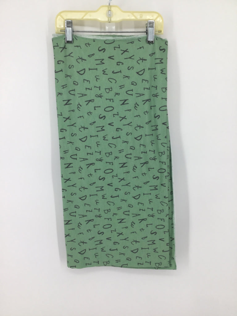 Copper Pearl Child Size 0-3 Months Green Print Blanket & Hat