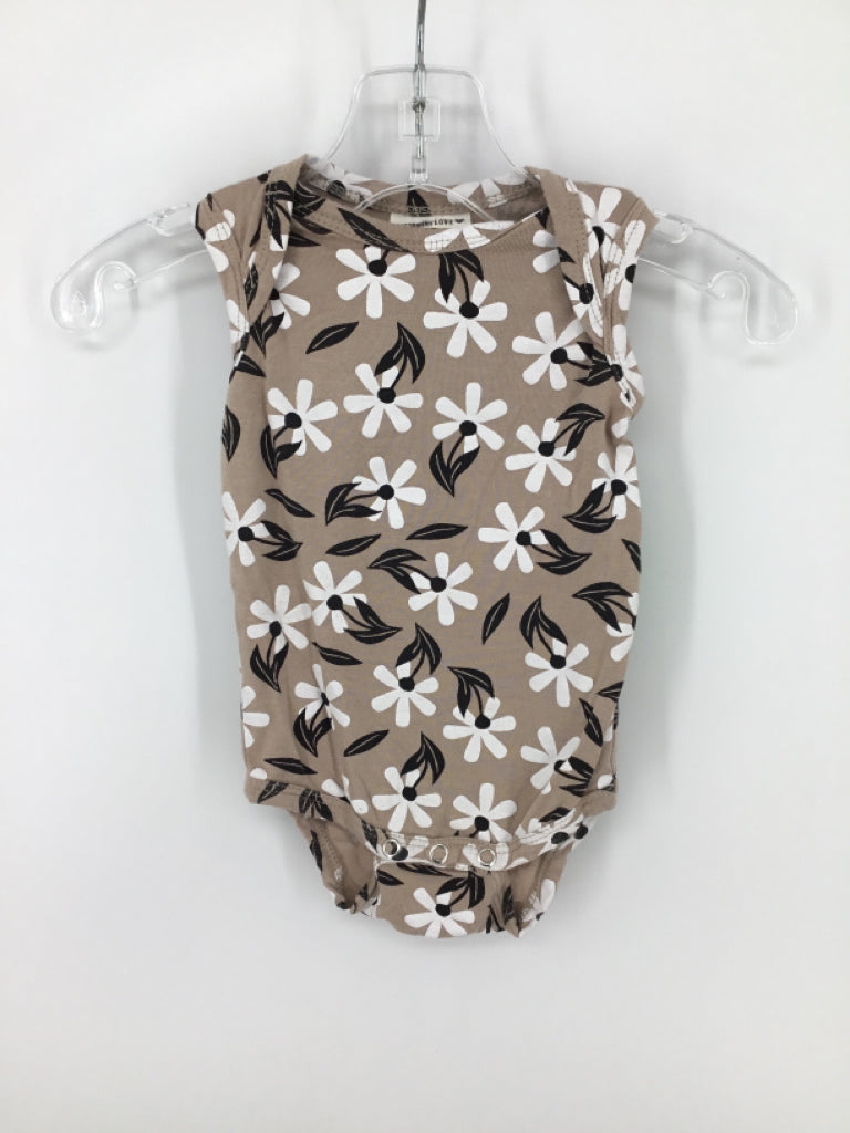 Spearmint Love Child Size 0-3 Months Tan Onesie