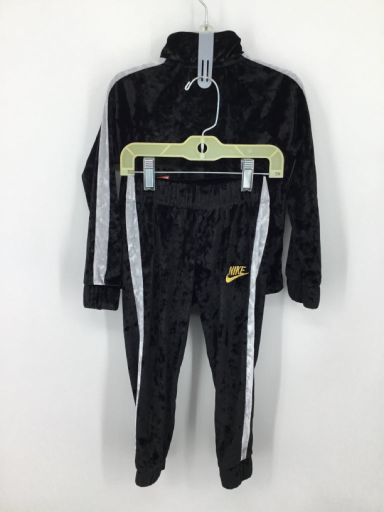 Nike Child Size 3 Black Outfit - girls
