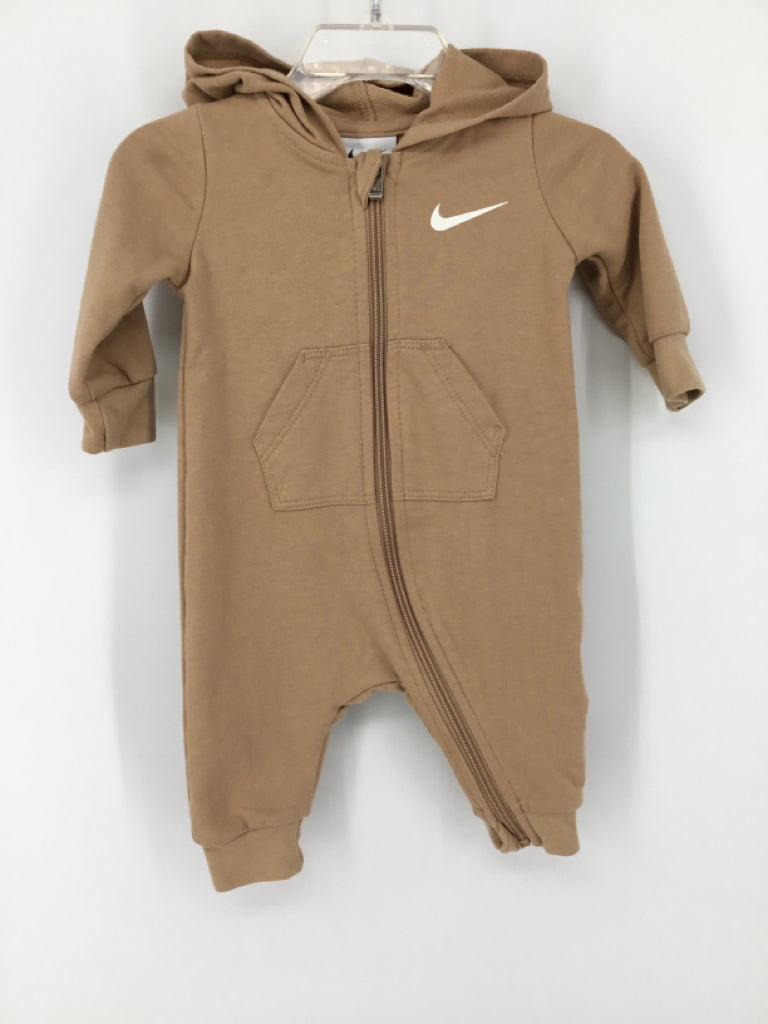 Nike Child Size 3 Months Tan Solid Outfit - boys