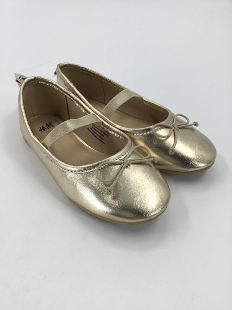 H & M Child Size 9 Toddler Gold Dress Shoes