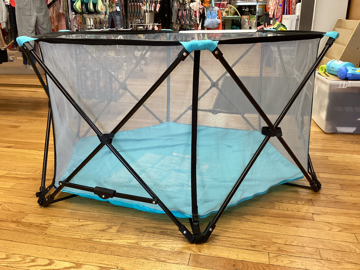 Regalo 6-Panel My Play® Portable Play Yard